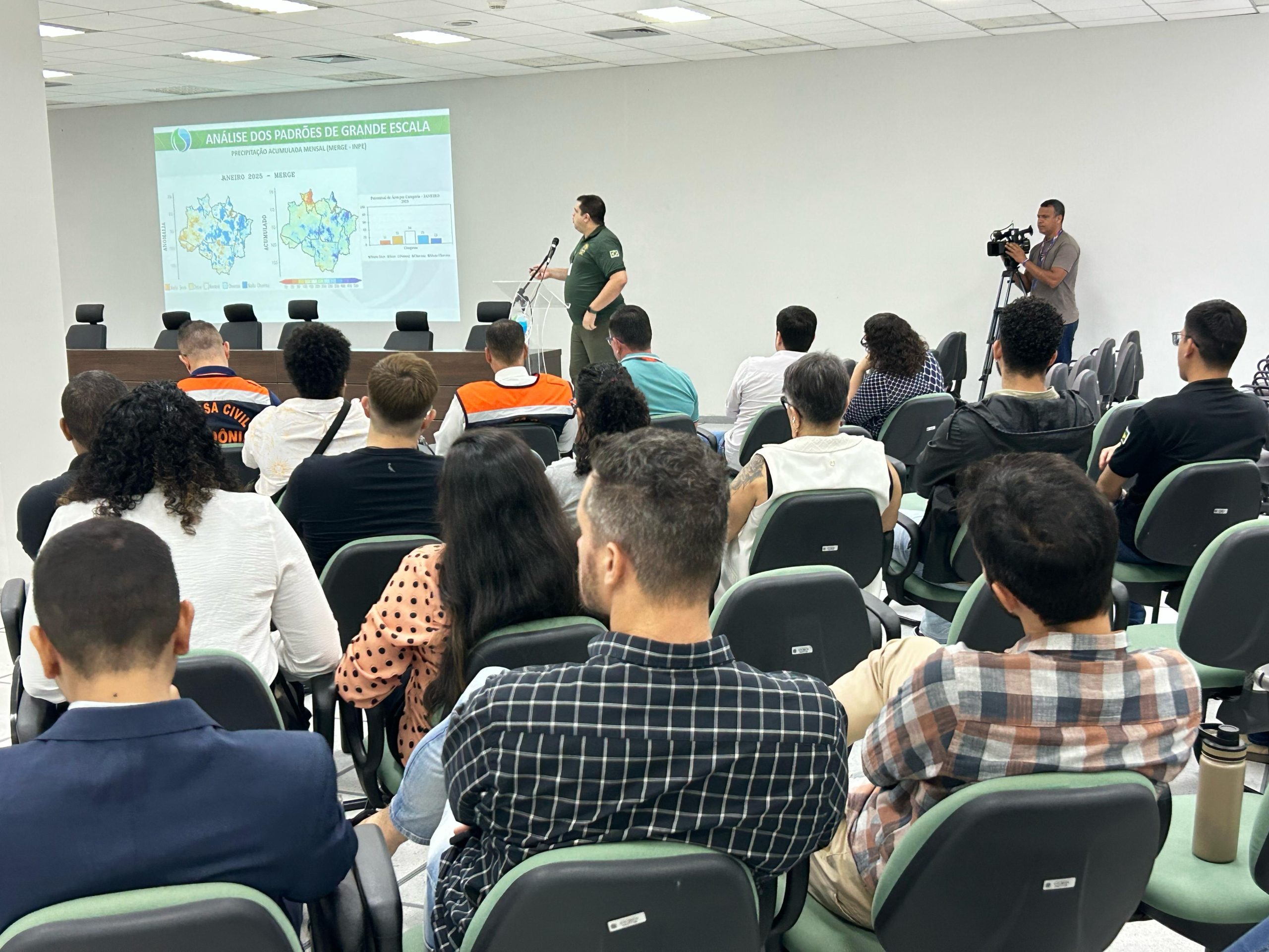CENSIPAM : CORPO DE BOMBEIROS MILITAR DE RONDÔNIA PARTICIPA DE REUNIÃO SOBRE A ESTIMATIVA CLIMÁTICA PARA O TRIMESTRE SEGUINTE EM 2025