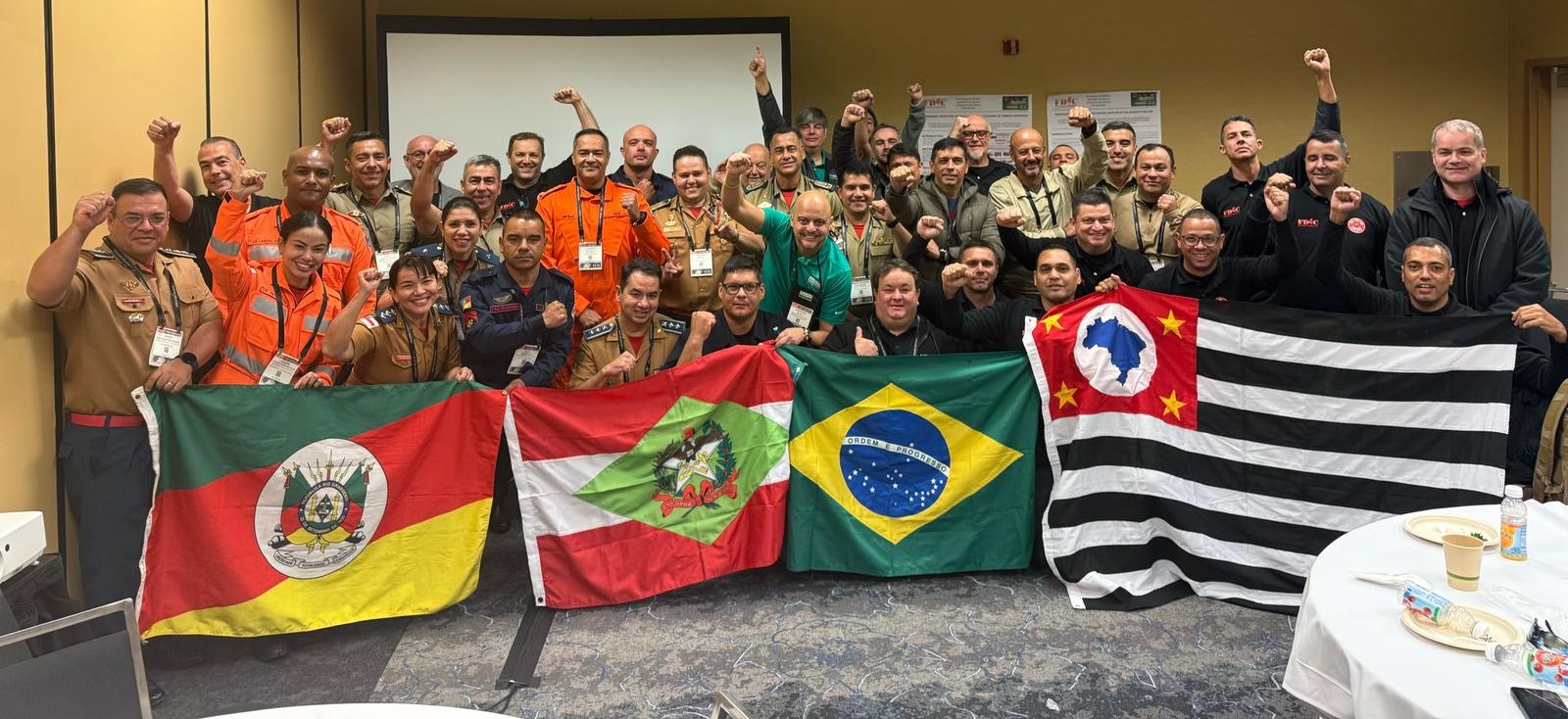 CBMRO PARTICIPA DA MAIOR FEIRA INTERNACIONAL DE BOMBEIROS DO MUNDO NOS ESTADOS UNIDOS FEIRA INTERNACIONAL DE BOMBEIROS 2025 (FDIC INTERNATIONAL)