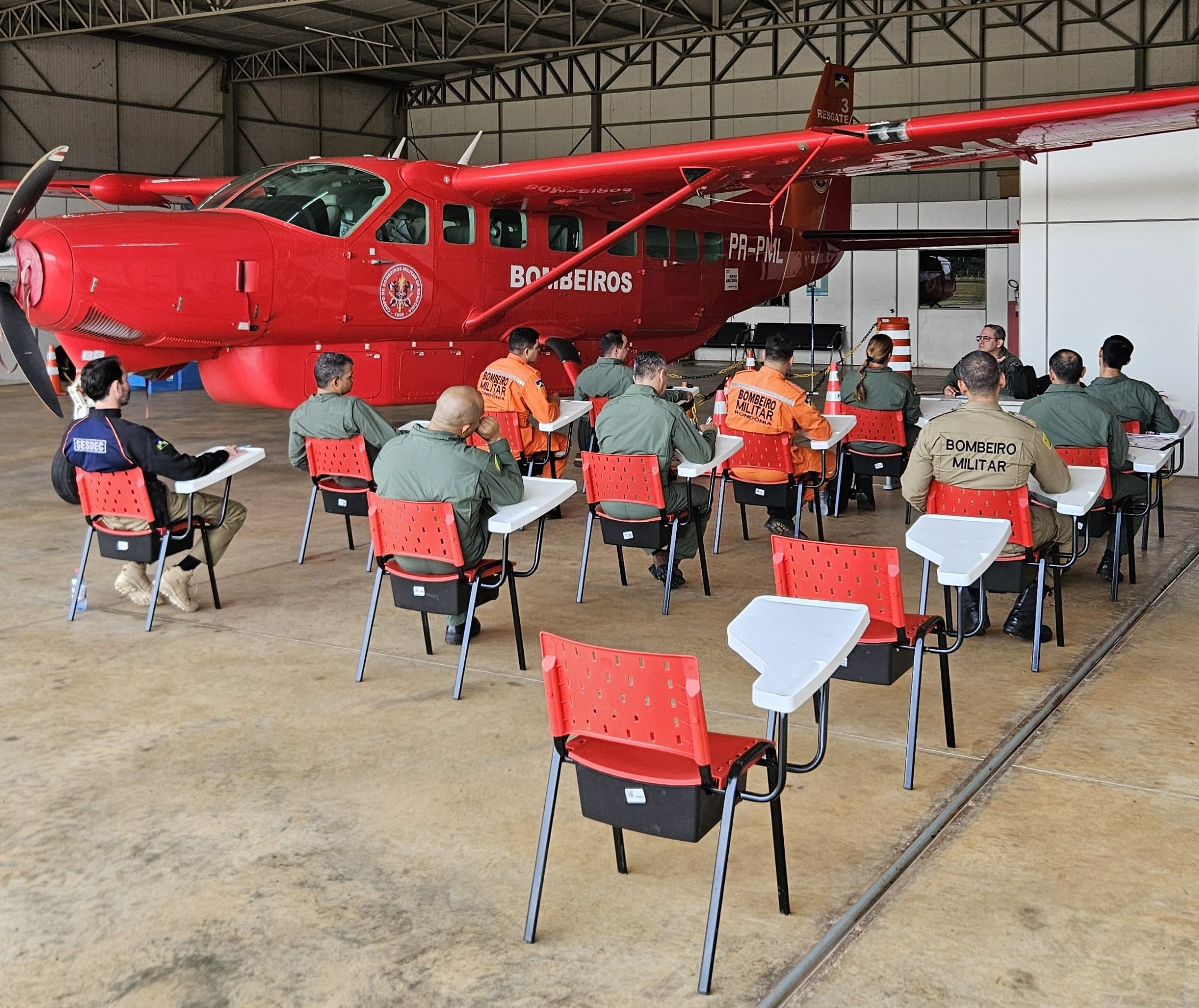 CBMRO EXECUTA TREINAMENTO OPERACIONAL DE ASA FIXA-PTAF DO COMANDO DE OPERAÇÕES AÉREAS PARA OFICIAIS DO CORPO DE BOMBEIROS DE RONDÔNIA E ACRE
